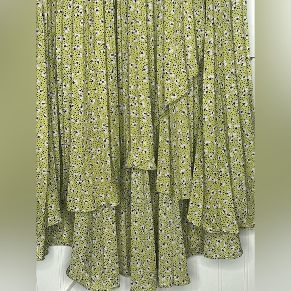 Lush Green Floral Asymmetrical Midi‎ Shirt Size Small - Picture 2 of 4